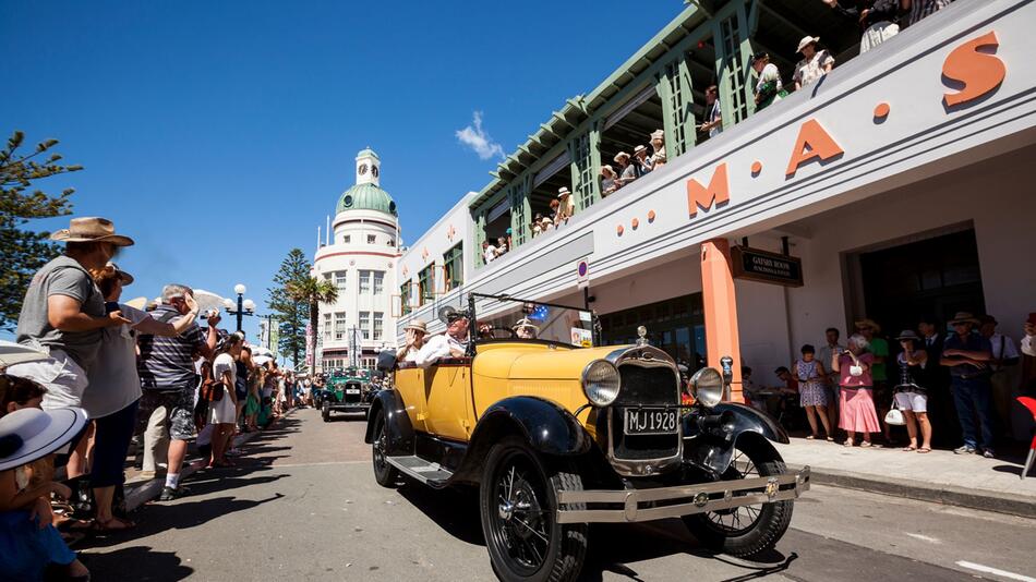 Oldtimerparade beim "Art Deco Festival Napier"