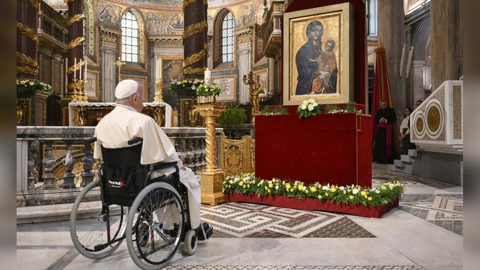 Papst Franziskus in seiner Lieblingsbasilika Santa Maria Maggiore - dort wird er am Samstag auch ...