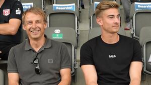 Jonathan Klinsmann (r.) an der Seite seines berühmten Vaters Jürgen Klinsmann.