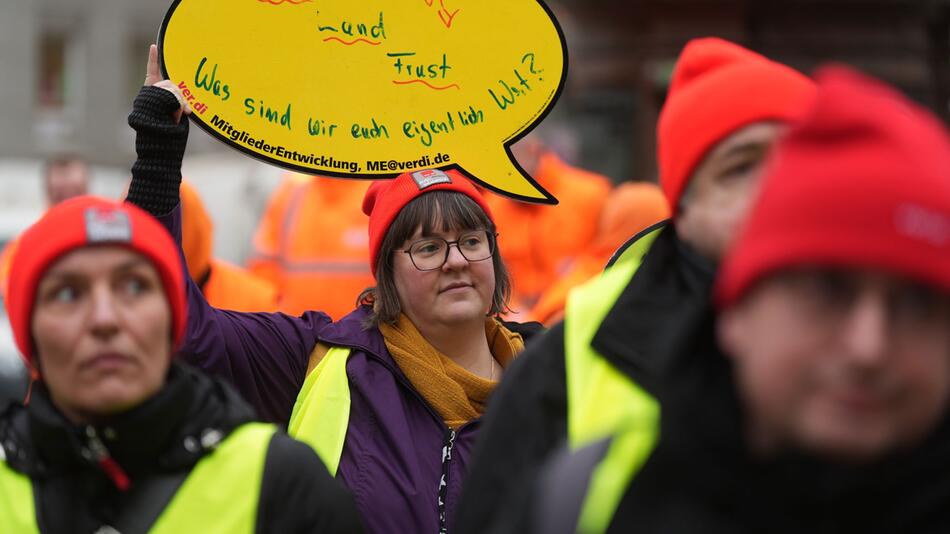 Verdi-Kundgebung zu Tarifrunde im Öffentlichen Dienst