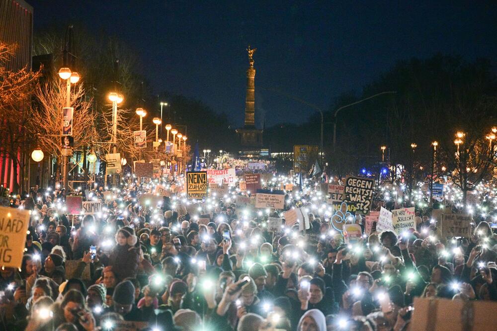 Demonstration zur "Brandmauer" in Berlin