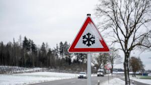 Baden-Württemberg sei zuerst von Glätte und leichtem Schnee betroffen. (Symbolbild)