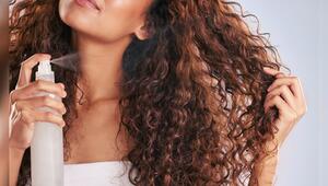 Gesunde Locken brauchen ausgiebige Pflege.