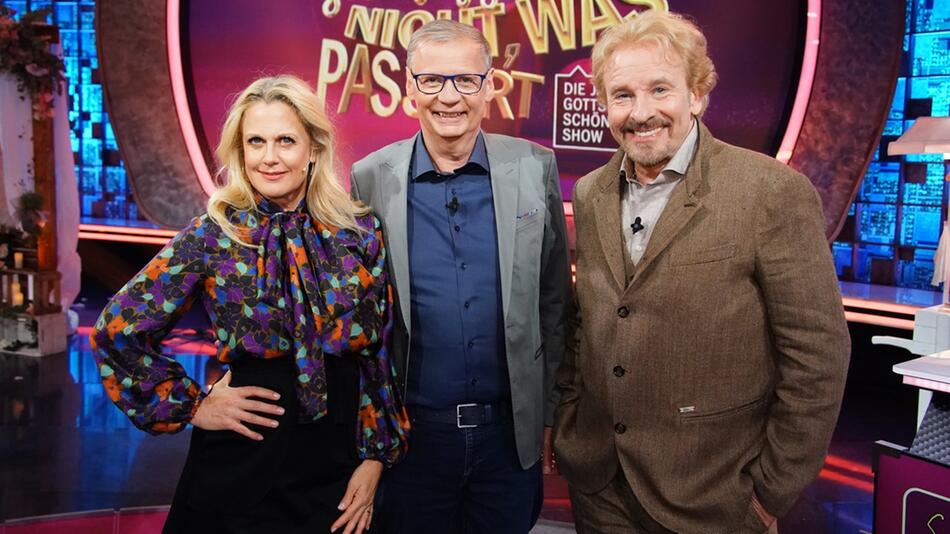Barbara Schöneberger, Günther Jauch und Thomas Gottschalk (von links nach rechts) verlassen die Show 