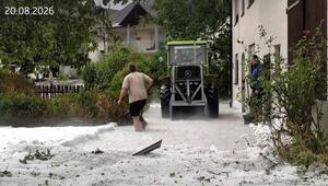 Winterlandschaft im Sommer: Hagelgewitter zieht über Monheim