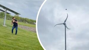 Football trifft auf Windrad: Turbine schleudert Ball in den Himmel