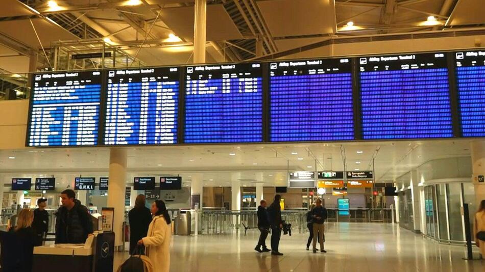 Winterwetter: Flughafen München stellt Betrieb ein