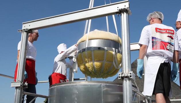 Mega-Knödel beim Dorffest: Wombacher kochen 465 Kilogramm schweren Rekord-Kloß