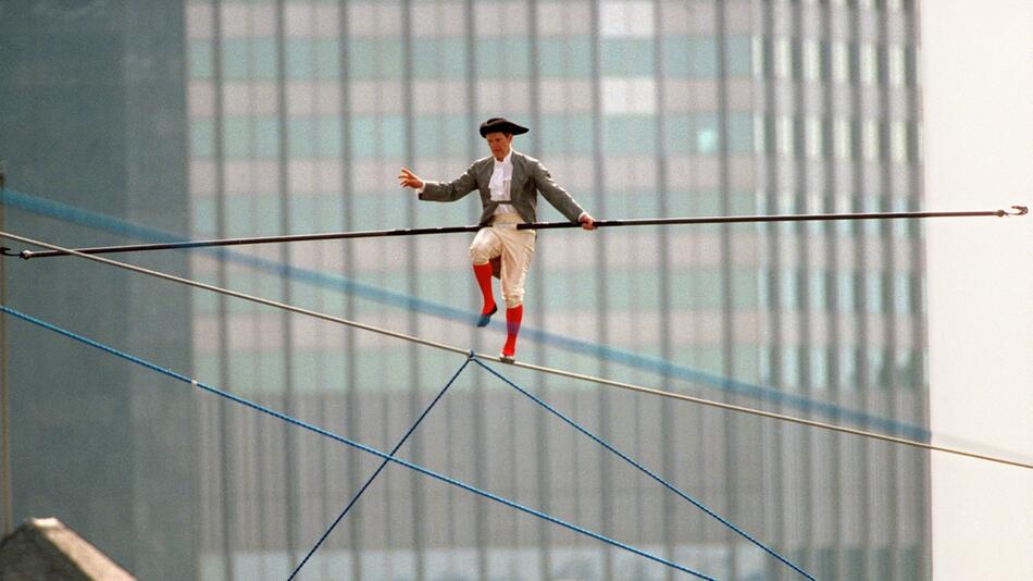 Hochseilartist Philippe Petit in Frankfurt