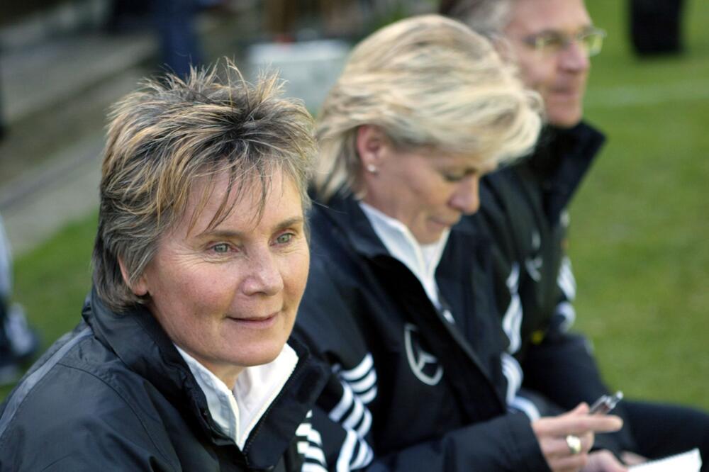 Tina Theune-Meyer und Silvia Neid