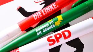 Kugelschreiber von Die Linke, SPD und Die Grünen auf Wappen von Berlin