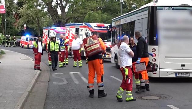 Pfefferspray in Bus versprüht - mehrere Verletzte in Kronberg