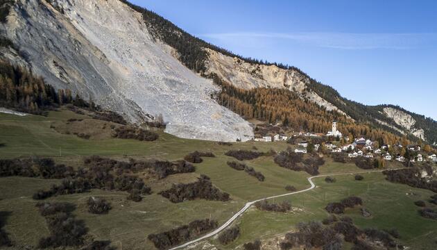 Brienz geräumt - Schuttstrom bedroht Schweizer Dorf