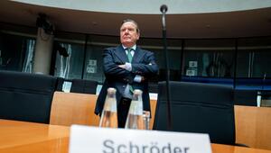 Ex-Kanzler Schröder bei Anhörung im Wirtschaftsausschuss