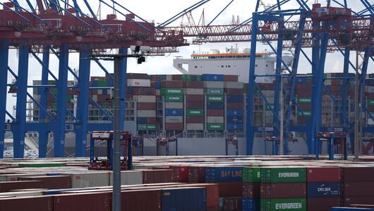 Container Terminal Tollerort im Hamburger Hafen