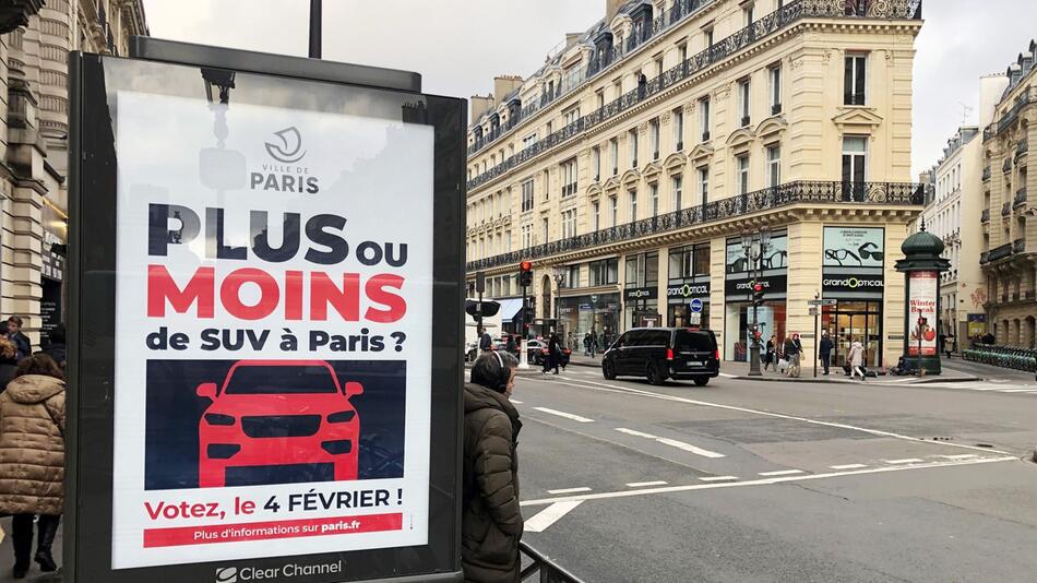 Paris will 18 Euro Parkgebühr pro Stunde für SUV verlangen