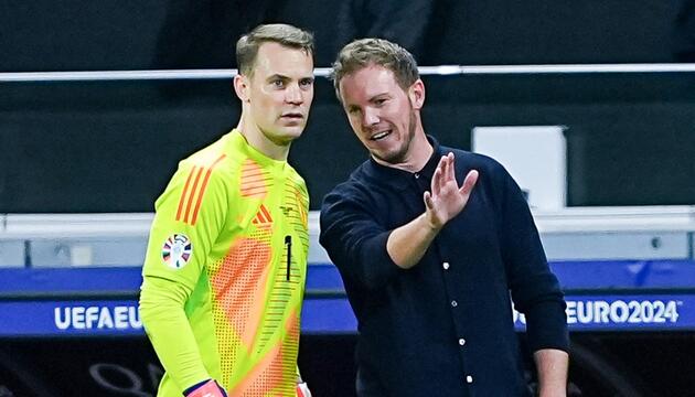 Manuel Neuer und Bundestrainer Julian Nagelsmann bei der EM 2024.