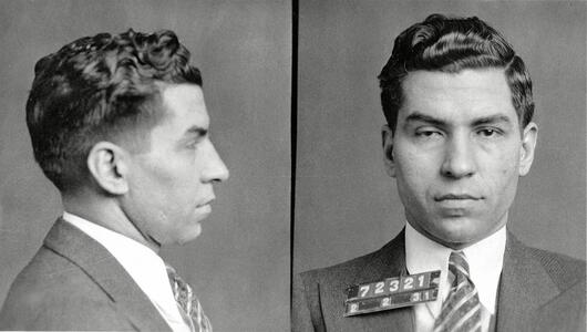 Polizeifoto des Mafioso Lucky Luciano