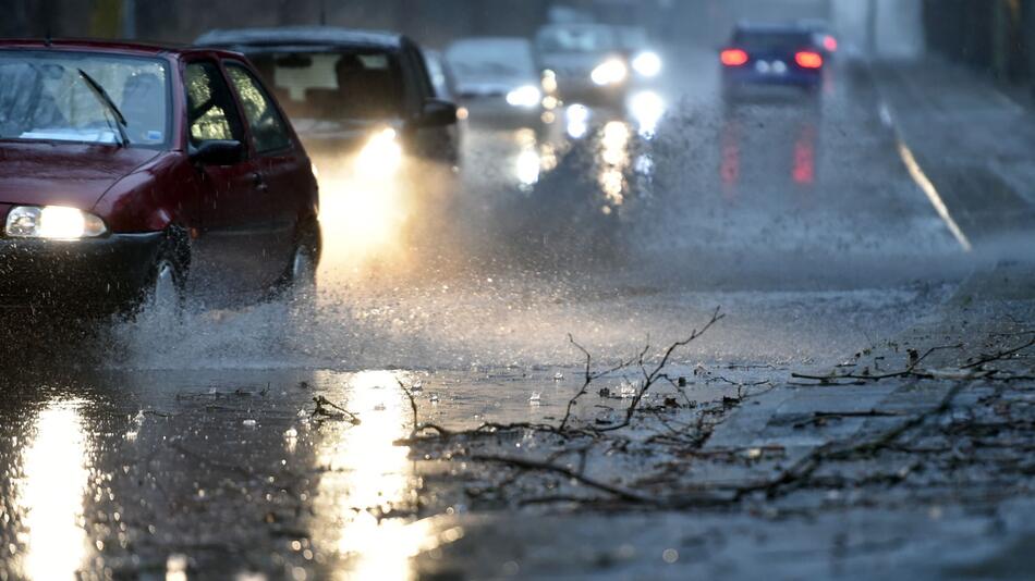 Stürmische Böen und Regen in NRW