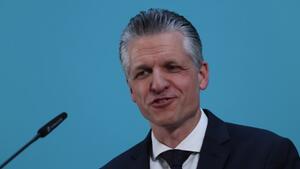Wartezeiten für Kassenpatienten: Frei fordert Reform