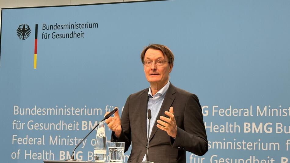 Bundesgesundheitsminister Lauterbach zum Pflegebeitragssatz