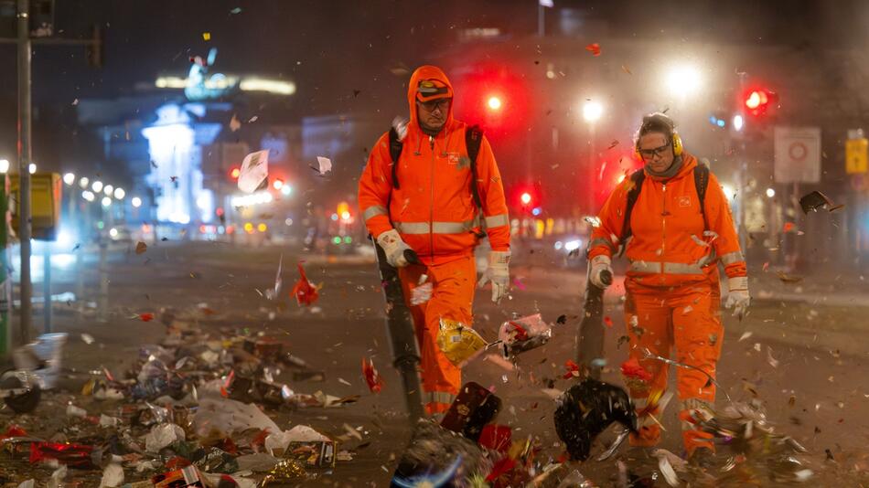 Neujahr - Aufräumen in Berlin