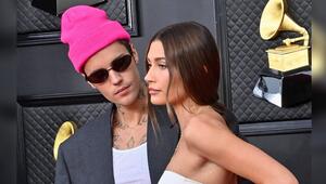 Justin Bieber und Hailey Bieber bei einem gemeinsamen Auftritt auf dem roten Teppich.