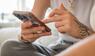 Frau mit Smartphone