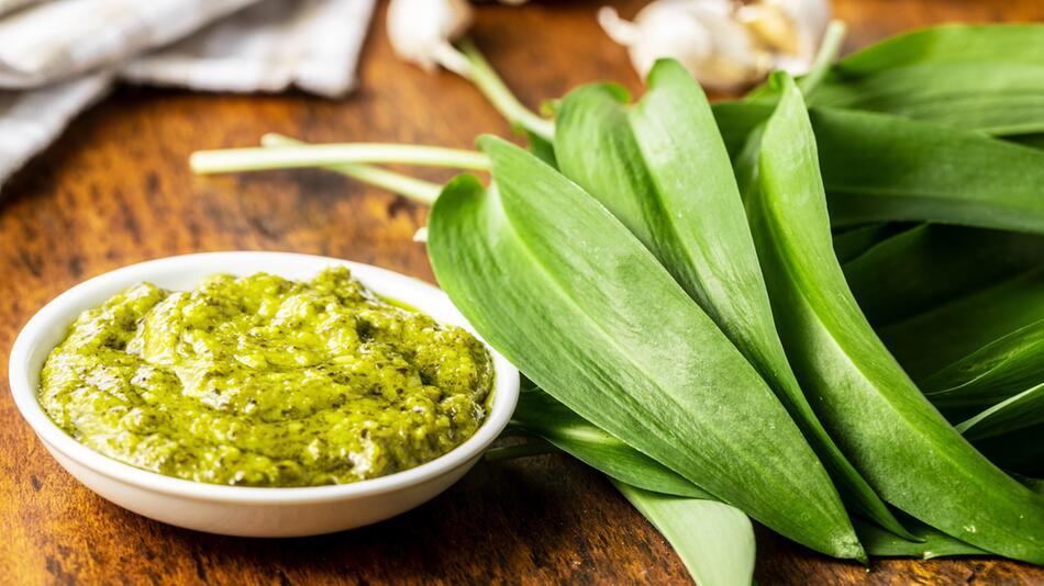 Nur sechs Zutaten: Leckeres Bärlauch-Pesto selber machen