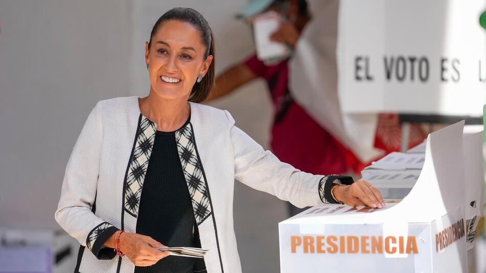 Claudia Sheinbaum bei der Stimmabgabe in Mexiko-City.