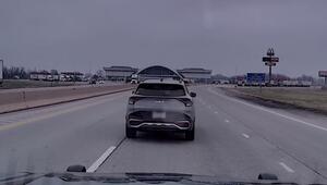 Fahrer schläft am Steuer – Streifenbeamter stoppt Fahrzeug