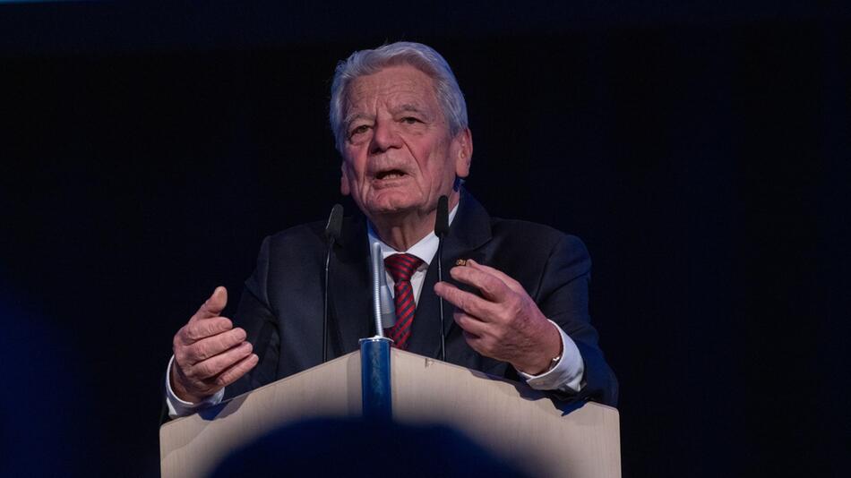 Bundespräsident a.D. Gauck auf Benefizabend des Dreikönigsvereins