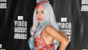 Lady Gaga in ihrem berüchtigten Fleischkleid bei den MTV Video Music Awards im Jahr 2010.