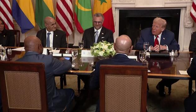 Trump lobt Präsidenten Liberias für gutes Englisch