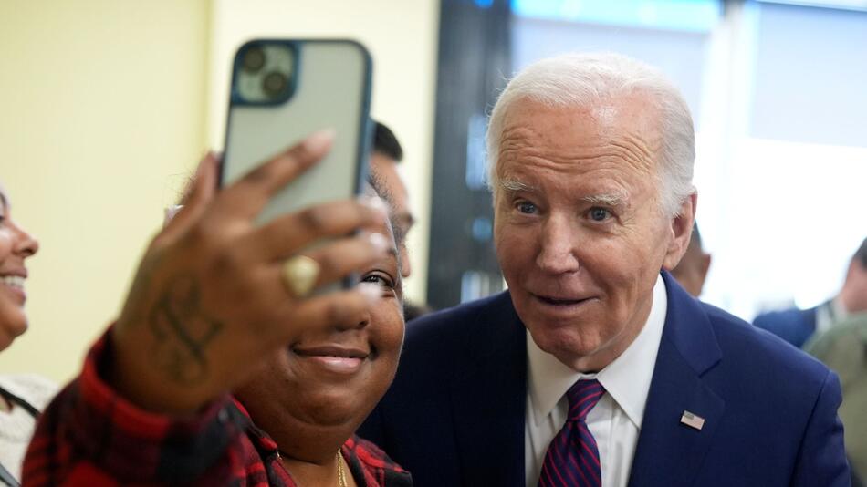 Wahlkampf in den USA - Biden besucht Cafe in Los Angeles