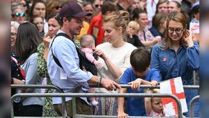 Prinzessin Beatrice feierte mit ihrer Familie den Erfolg des englischen Frauen-Fußballteams in ...