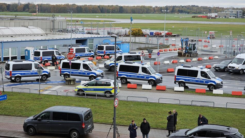 Polizei am Hamburger Flughafen