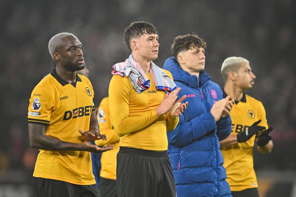 Nga e majta në të djathtë: lojtarët e Wolverhampton Toti Gomes, Jorgen Strand Larsen, Ladislav Krejci dhe André.