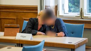 Mutter von Peggy und ihre Anwältin