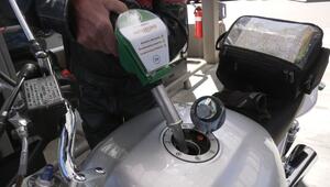 Spritpreise sinken - ADAC: zu langsam