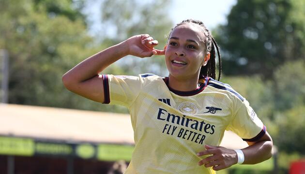 Lisa Baum trifft bei Arsenal-Debüt für ihren Bruder