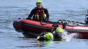 Feuerwehrübung auf dem Rhein