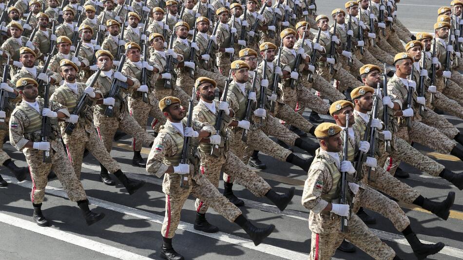 Militärparaden im Iran