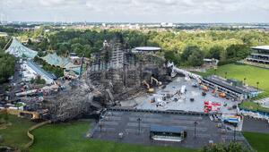 Die zerstörte Festivalbühne in Boom.