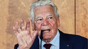 Gauck: Merz' Rücktritt wäre "total schädlich"