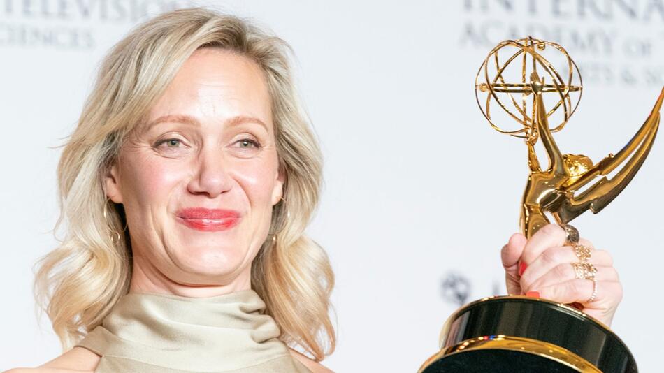 Besonderer Moment in ihrer Karriere: 2018 konnte Anna Schudt einen International Emmy Award in ...
