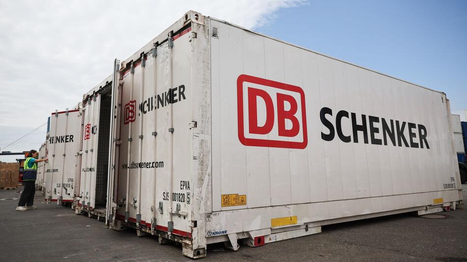 DB Schenker im Hamburger Hafen