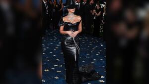 Kim Kardashian auf dem blauen Teppich der Met Gala.