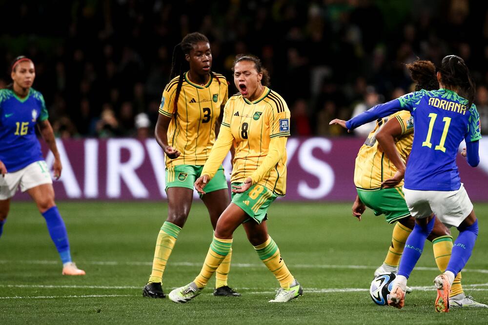 Die Jamaikanerin Drew Spence reagiert im WM-Gruppenspiel gegen Brasilien emotional.