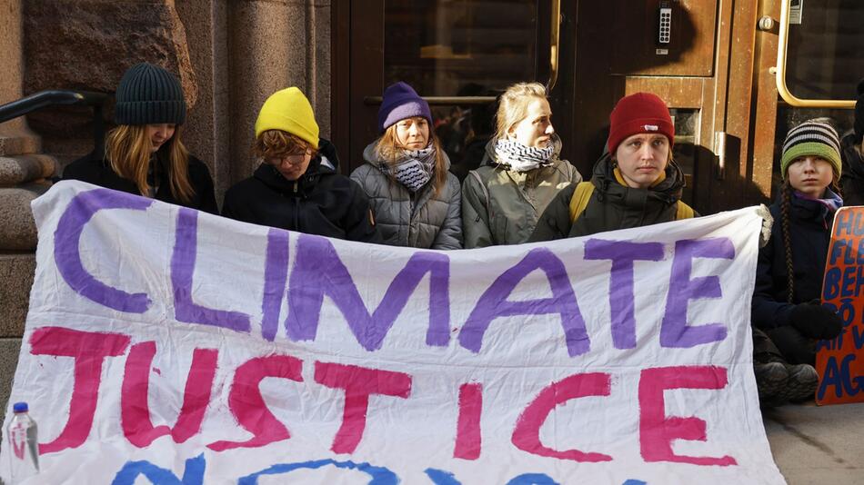 Thunberg demonstriert vor Regierungsgebäude in Schweden